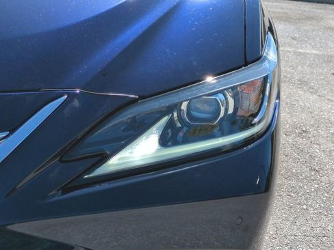 Used 2022 Lexus ES 350 w/ Premium Package image 10