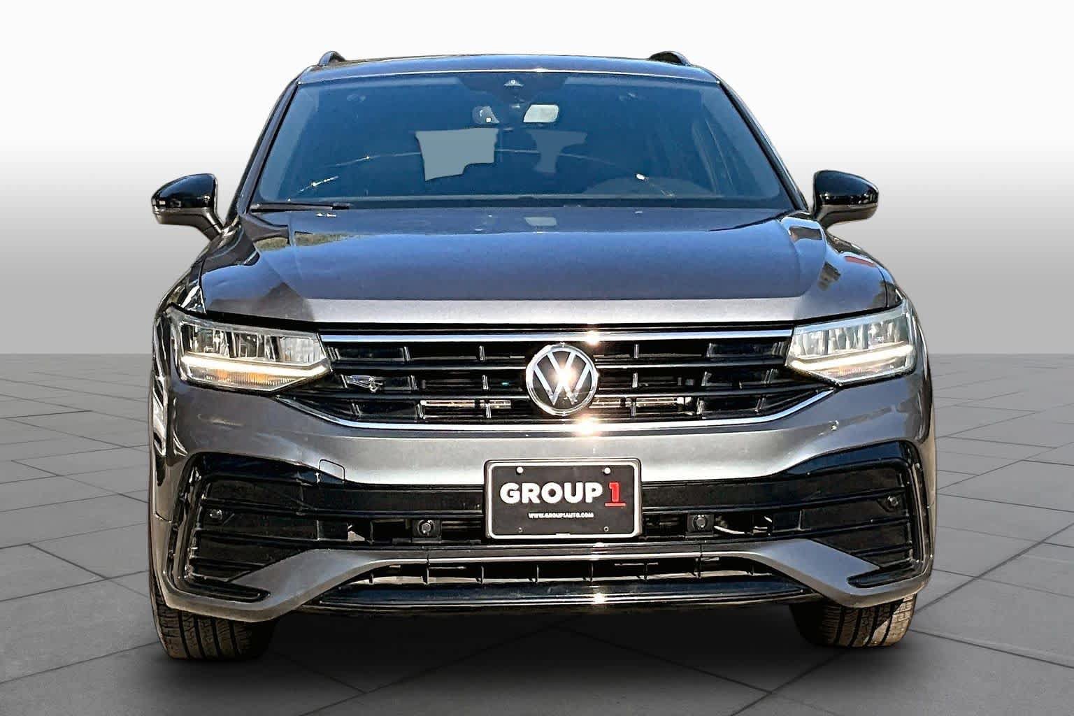 Used 2024 Volkswagen Tiguan SE R-Line FWD image 4