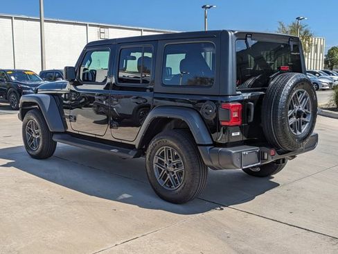 Used 2024 Jeep Wrangler Unlimited Sport AWD/4WD image 8