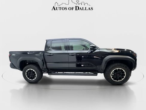 Used 2026 Toyota Tacoma TRD Off-Road w/ TRD Off Road Upgrade Package AWD/4WD image 10