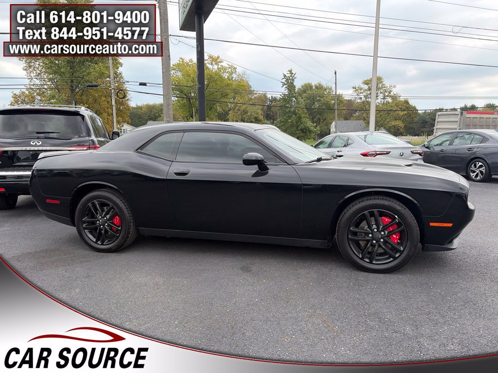 Used 2019 Dodge Challenger SXT AWD/4WD image 4
