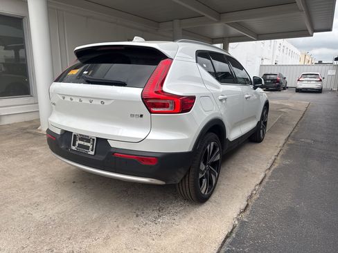 Certified 2023 Volvo XC40 B5 Plus w/ Protection Package Premier AWD/4WD image 5
