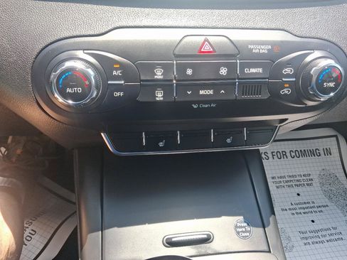 Used 2018 Kia Sorento AWD image 13