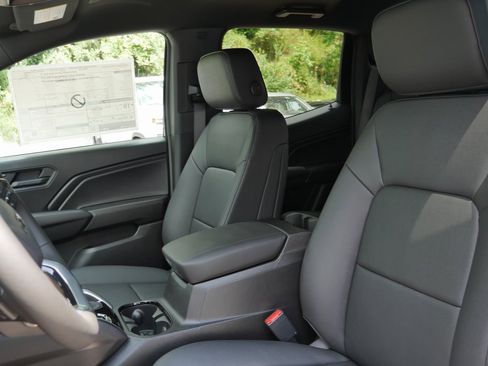 New 2025 Chevrolet Colorado Trail Boss w/ Midnight Edition image 9