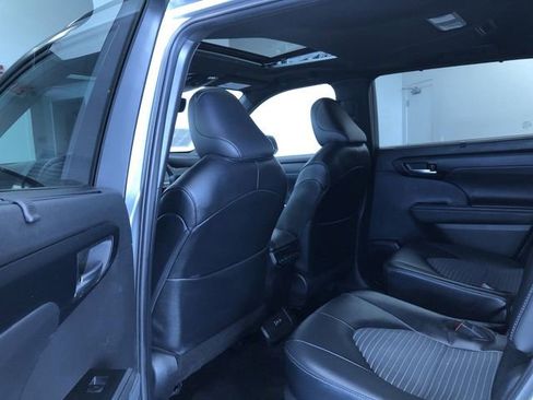 Used 2025 Toyota Highlander XSE image 22