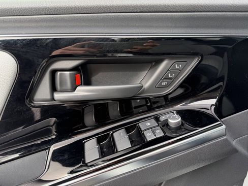 Used 2023 Subaru Solterra AWD image 13