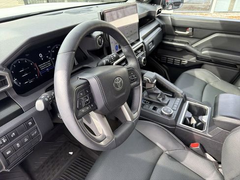 Used 2025 Toyota 4Runner Limited image 11