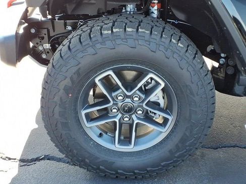 New 2026 Jeep Gladiator Mojave w/ Safety Group image 21