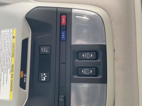 Used 2018 Subaru Crosstrek 2.0i Limited image 29