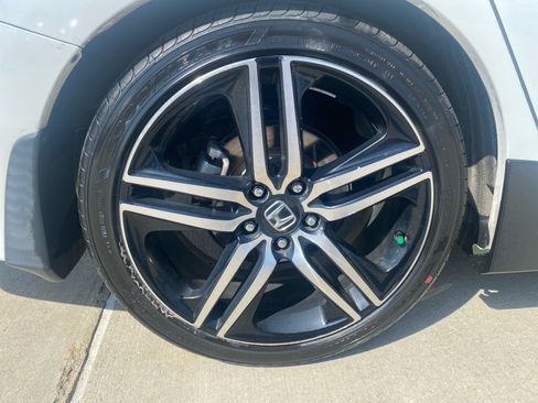 Used 2017 Honda Accord Sport image 27