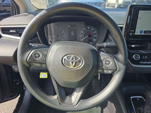 Used 2025 Toyota Corolla LE FWD image 10