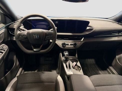 Used 2025 Buick Envista Preferred image 20