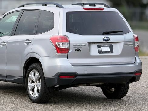 Used 2015 Subaru Forester 2.5i Premium w/ All-Weather Package AWD/4WD image 16