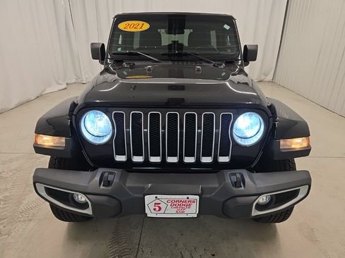 Used 2021 Jeep Wrangler Unlimited Sahara w/ Cold Weather Group AWD/4WD image 8