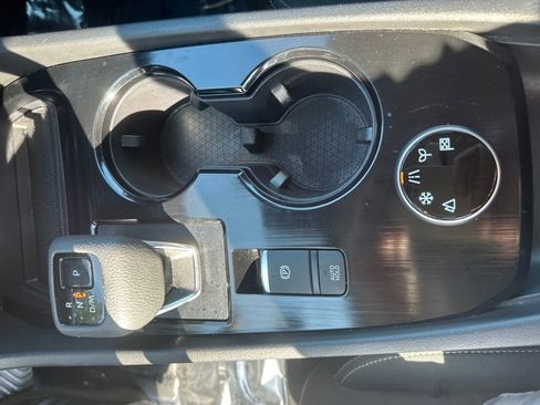 Used 2023 Nissan Rogue S AWD/4WD image 17
