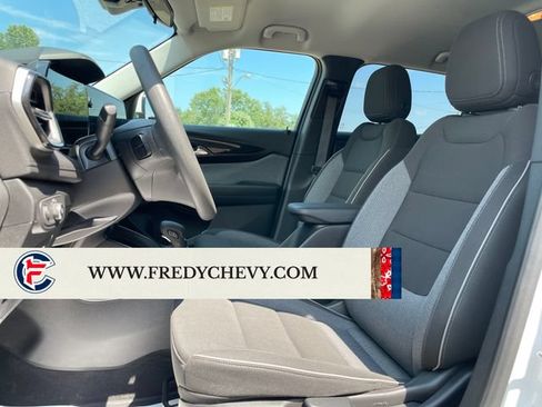 Used 2025 Chevrolet TrailBlazer LT AWD/4WD image 9