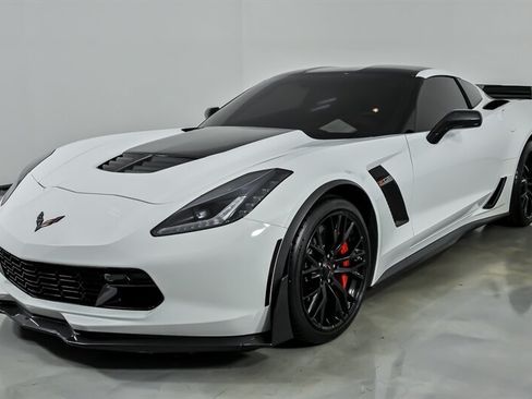 Used 2016 Chevrolet Corvette Z06 w/ 3LZ Preferred Equipment Group RWD image 5