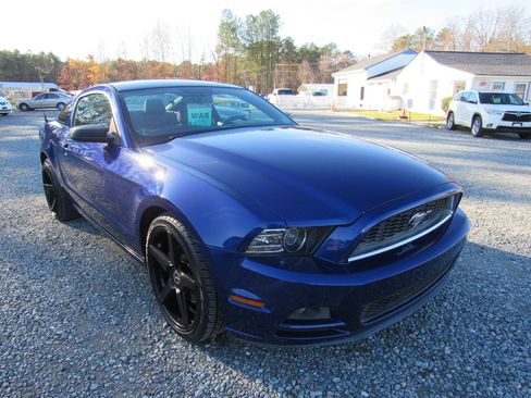 Used 2013 Ford Mustang Coupe image 2