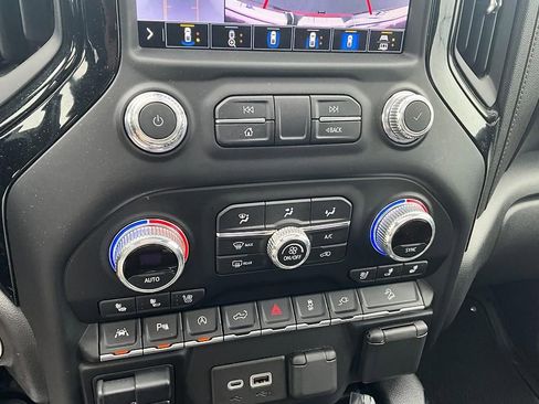 Used 2021 GMC Sierra 1500 AT4 w/ AT4 Premium Package AWD/4WD image 25