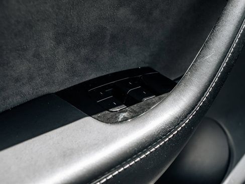 Used 2021 Tesla Model Y 2WD image 19