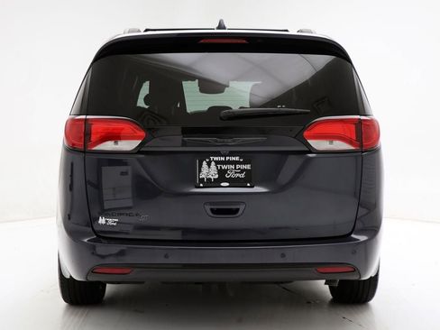 Used 2020 Chrysler Pacifica Touring-L w/ Advanced Safetytec Group image 8