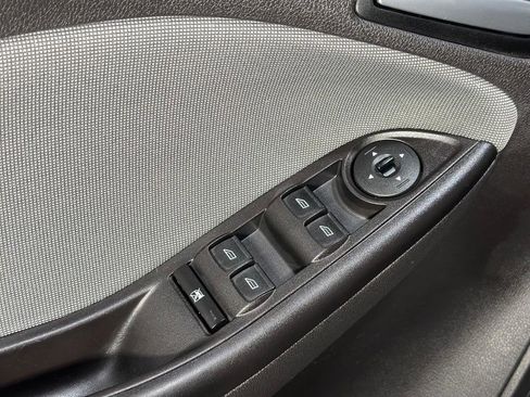 Used 2014 Ford Focus SE FWD image 28