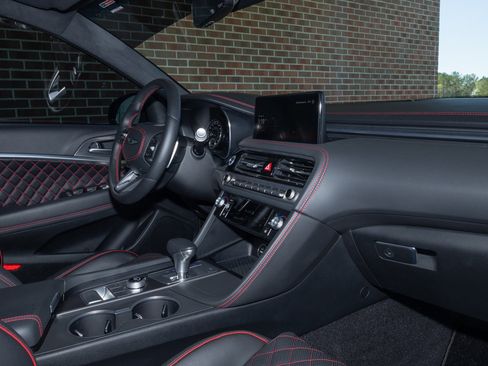 Used 2024 Genesis G70 3.3T Advanced w/ Sport Prestige Package image 31