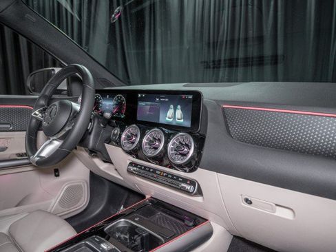 Certified 2025 Mercedes-Benz GLA 250 4MATIC image 15