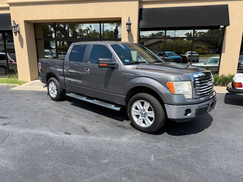 Used 2011 Ford F150 XLT w/ XLT Chrome Pkg image 2