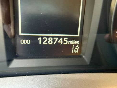 Used 2017 Toyota RAV4 LE image 15