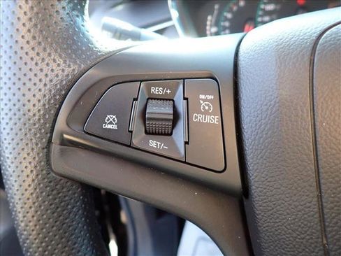 Used 2021 Chevrolet Trax LS w/ Tint and Cruise Package image 15