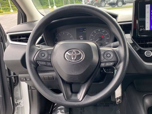 Used 2025 Toyota Corolla LE FWD image 23