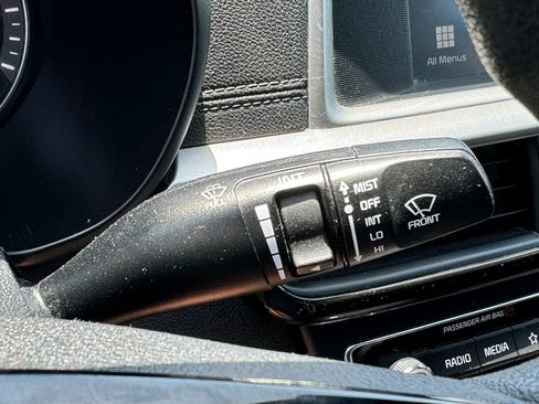 Used 2020 Kia Optima LX image 38