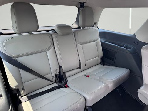 Used 2025 Ford Expedition Active RWD image 29