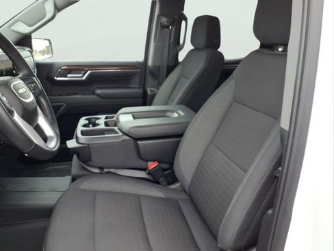 Used 2024 GMC Sierra 1500 Elevation w/ LPO, Elevation Black Package image 19