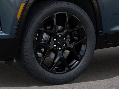 New 2026 Chevrolet Traverse RS w/ LPO, Floor Liner Package FWD image 9