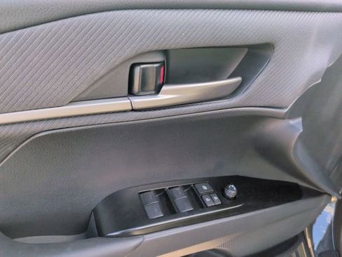 Used 2026 Toyota Camry SE FWD image 12