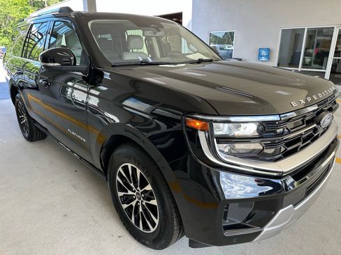 Certified 2025 Ford Expedition Platinum AWD/4WD image 10