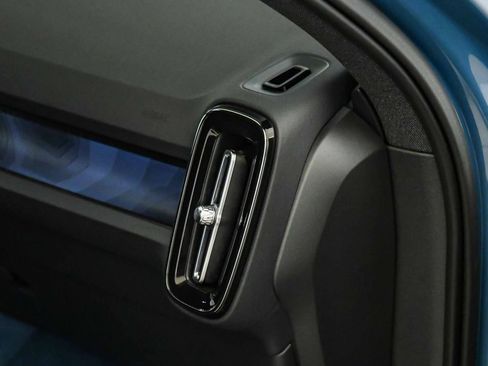 Certified 2023 Volvo C40 P8 Recharge Plus w/ Climate Package AWD/4WD image 17