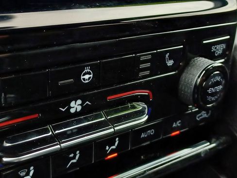 Used 2024 Jeep Grand Cherokee L Limited AWD/4WD image 28