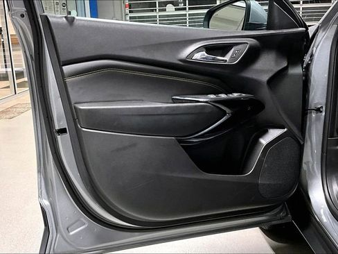 Used 2025 Chevrolet Trax LT w/ Driver Confidence Package image 21