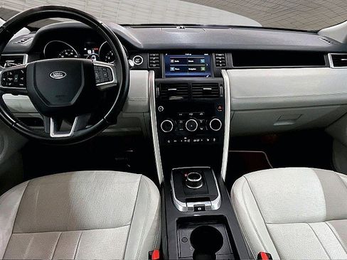 Used 2018 Land Rover Discovery Sport HSE image 15