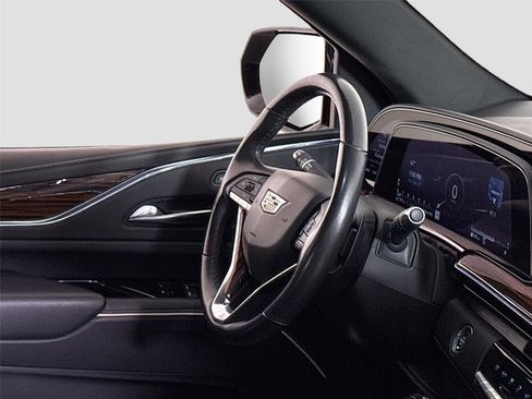 Used 2021 Cadillac Escalade Premium Luxury w/ Performance Package image 38