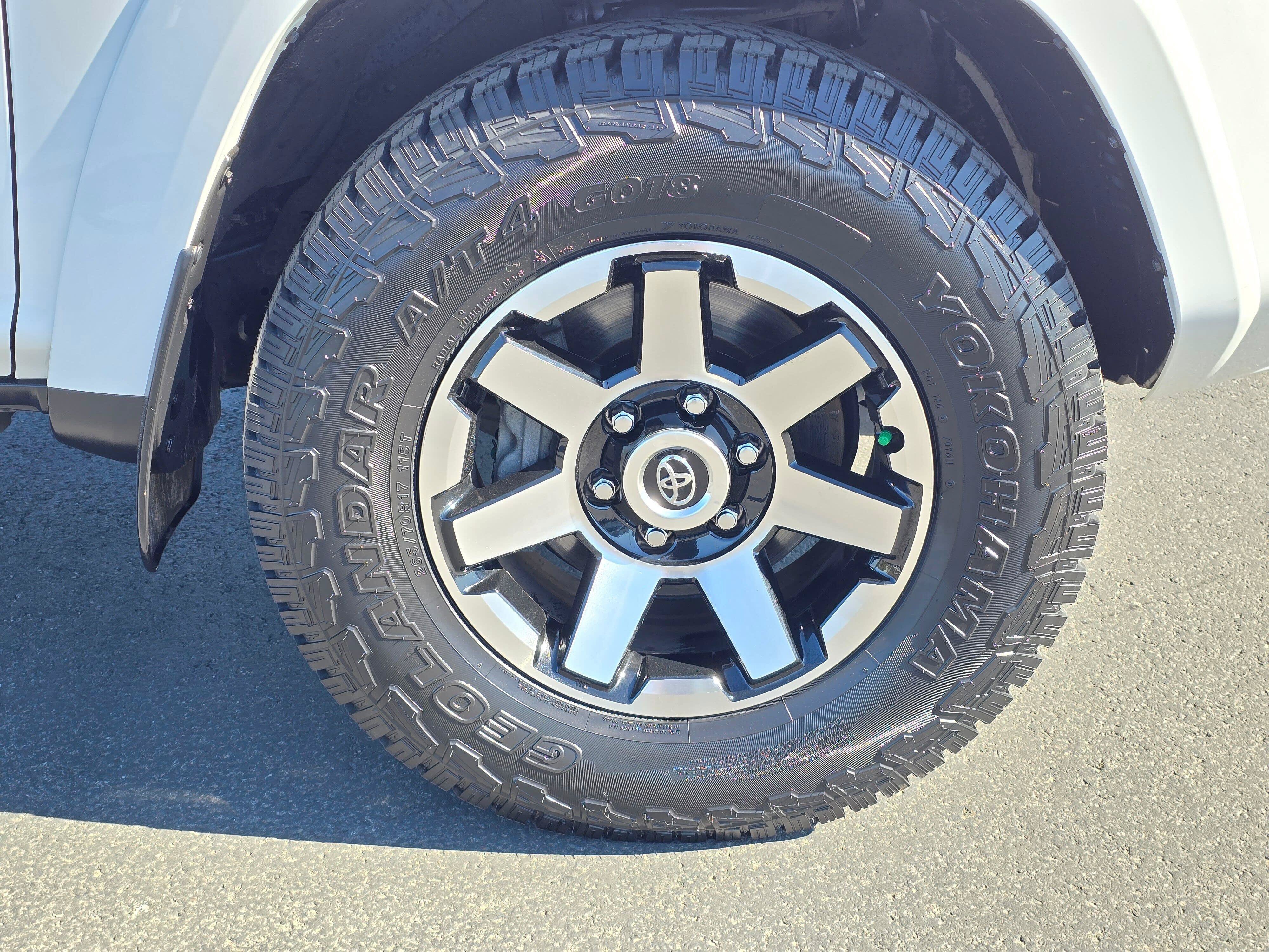 Used 2023 Toyota 4Runner TRD Off-Road Premium w/ Moonroof Package AWD/4WD image 9