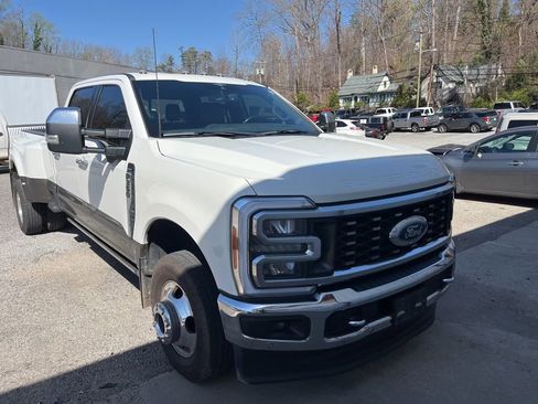Used 2023 Ford F350 Lariat w/ Lariat Ultimate Package image 2