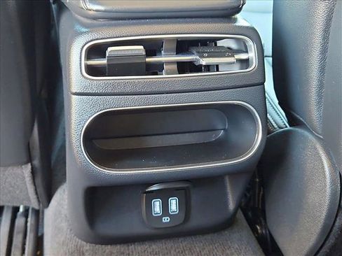 Used 2025 Genesis GV70 2.5T AWD/4WD image 17