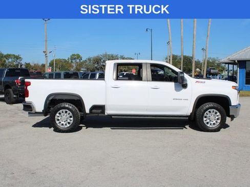 Used 2023 Chevrolet Silverado 2500 LT AWD/4WD image 14