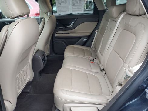 Used 2021 Lincoln Corsair Reserve image 11