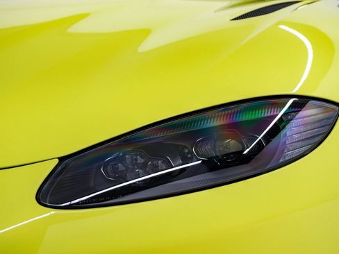 Used 2023 Aston Martin V8 Vantage Coupe image 6