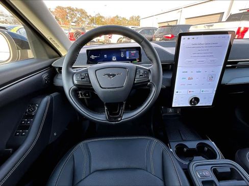 Used 2025 Ford Mustang Mach-E Premium image 5